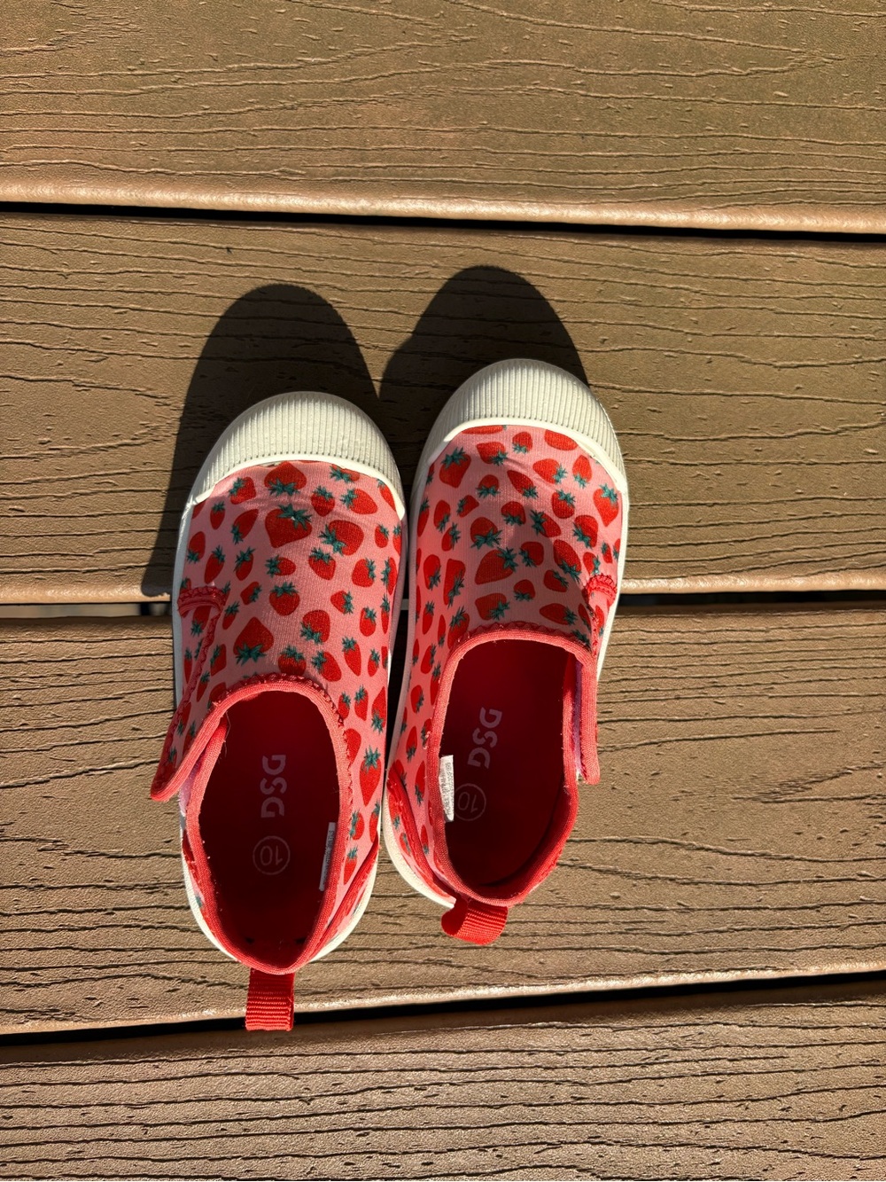 DSG Kids Coral Red Strawberry Slip-On Sneakers